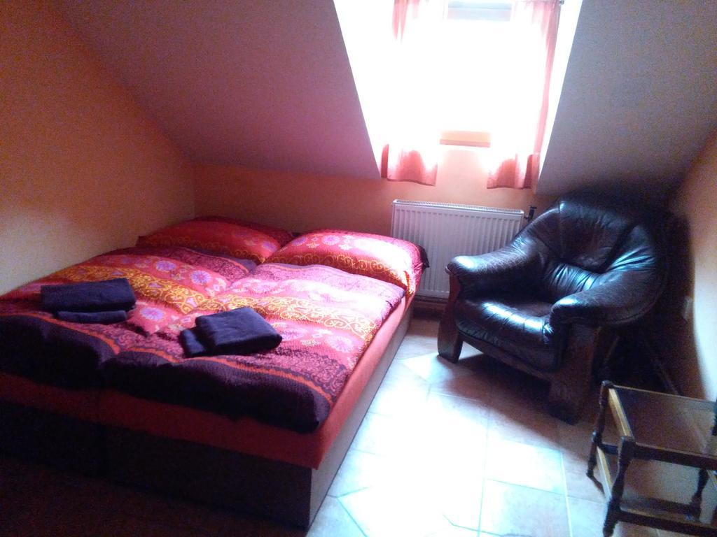 Guest House U Nahonu Хрудим Экстерьер фото