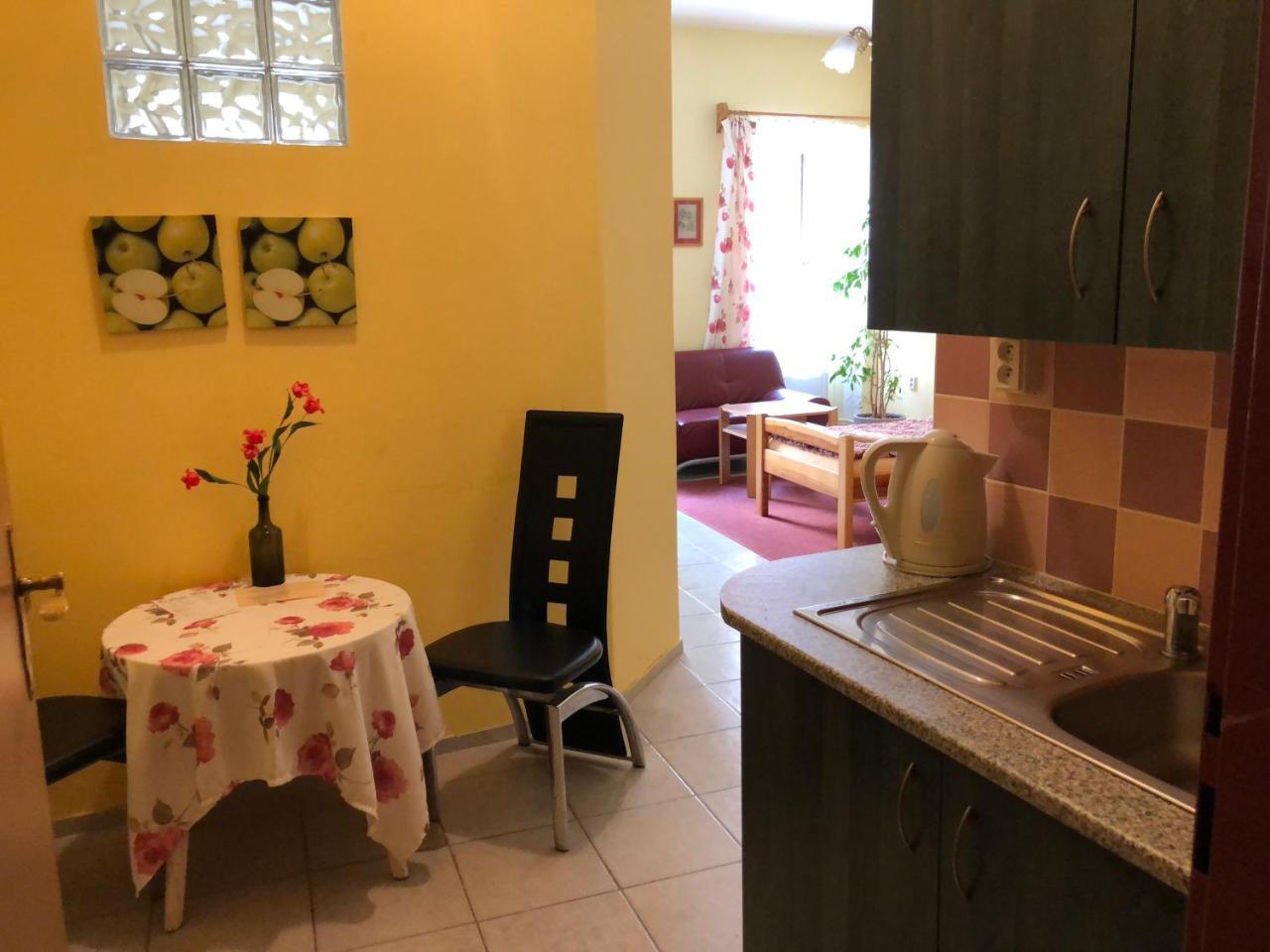 Guest House U Nahonu Хрудим Экстерьер фото