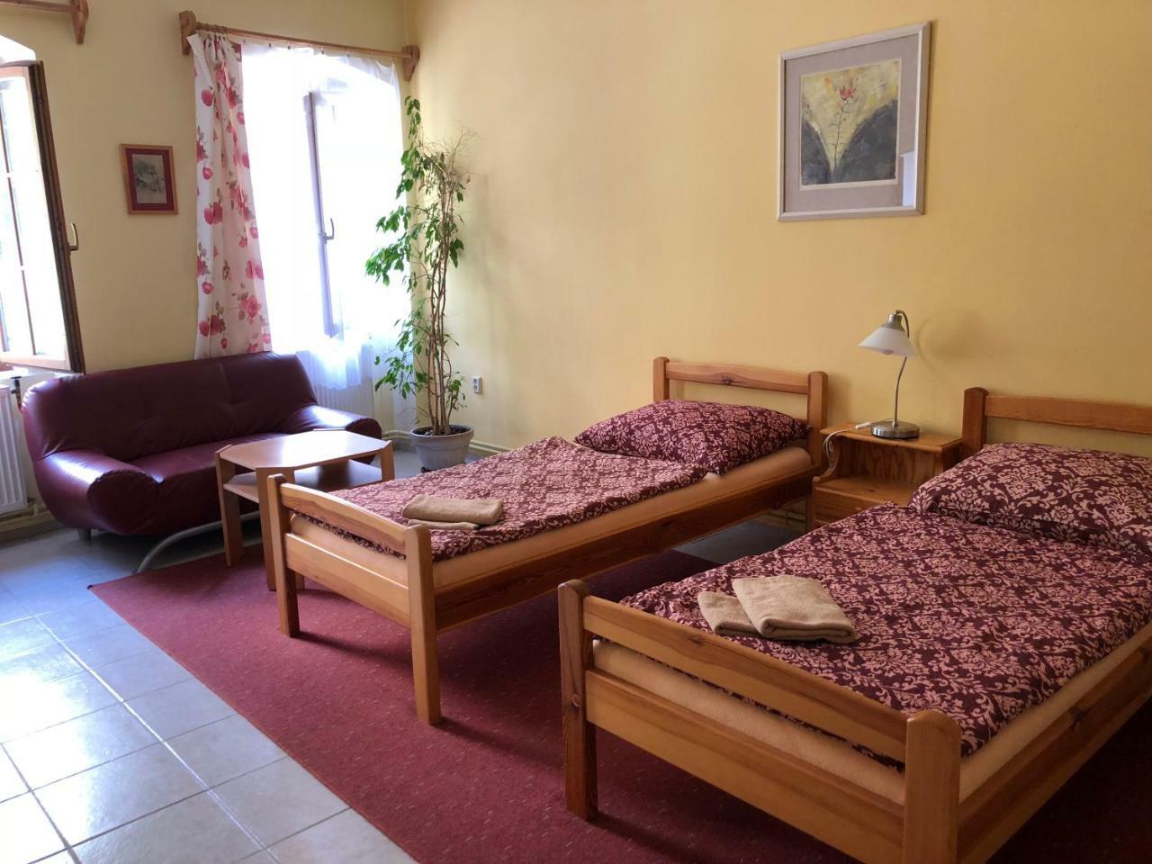 Guest House U Nahonu Хрудим Экстерьер фото